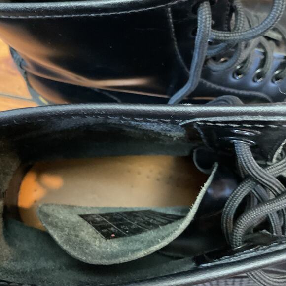 Women's Size 8 DR. MARTENS 11822 Black Leather Combat Boots Excellent Condition - Picture 11 of 13